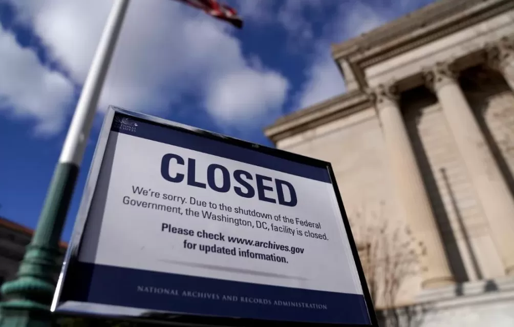 美国政府“停摆”首日：数十万雇员停薪游客吃“闭门羹”-第1张图片-
