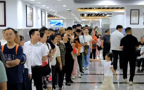 重庆荣昌：2700人涌入区政府食堂，一中午吃了550斤米、250斤卤鹅-第1张图片-