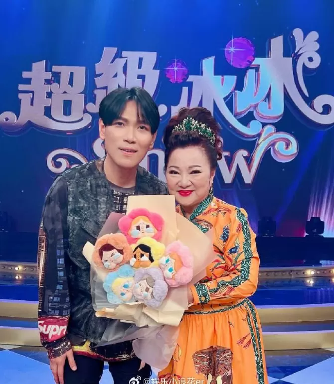 杨宗纬回应高台跌落后恢复情况：现在还不能躺着睡，只能侧睡-第3张图片-