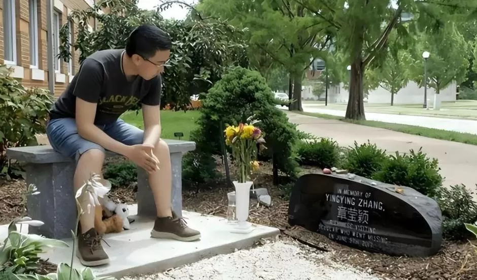 章莹颖男友国庆探望章父并协助直播,网友劝其早点结婚,本人回应-第3张图片- 章莹颖男友国庆探望章父并协助直播,网友劝其早点结婚,本人回应-第3张图片-