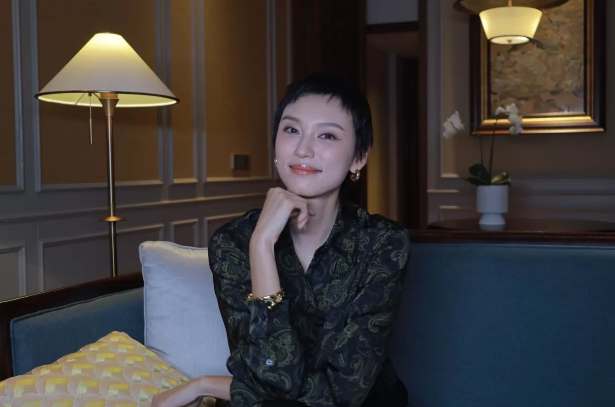 专访｜突然会被剃寸头，王丹妮：当演员，越来越好玩了-第1张图片-