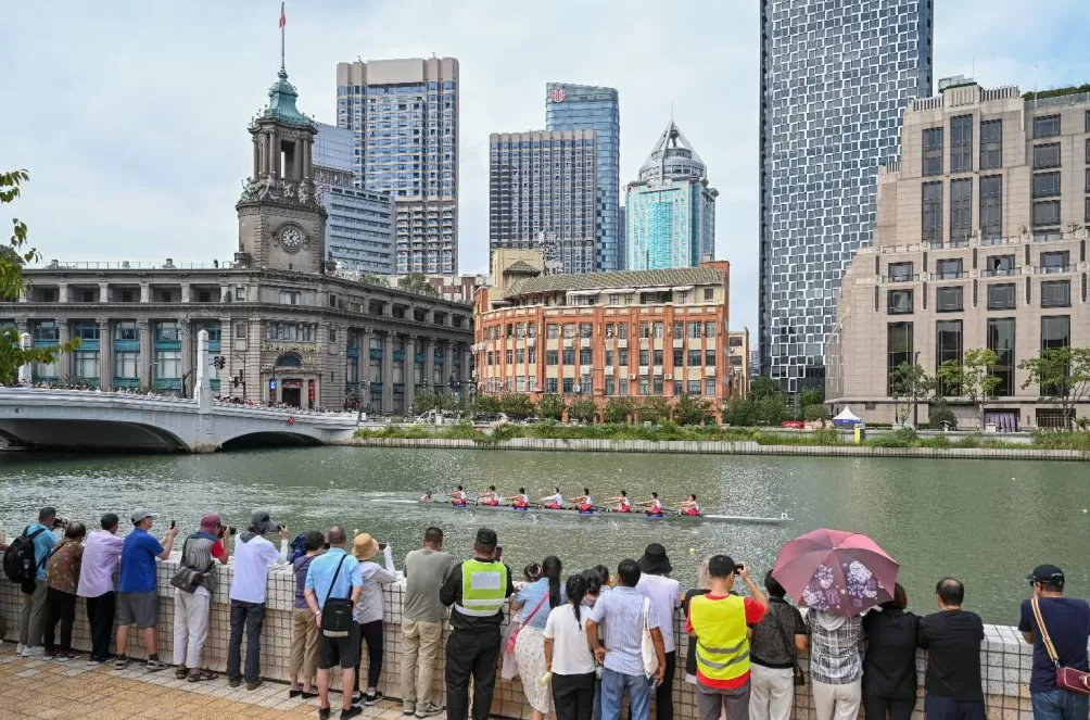 魔都眼·国庆｜上海赛艇公开赛开桨，苏州河上掀青春“艇”浪-第4张图片-