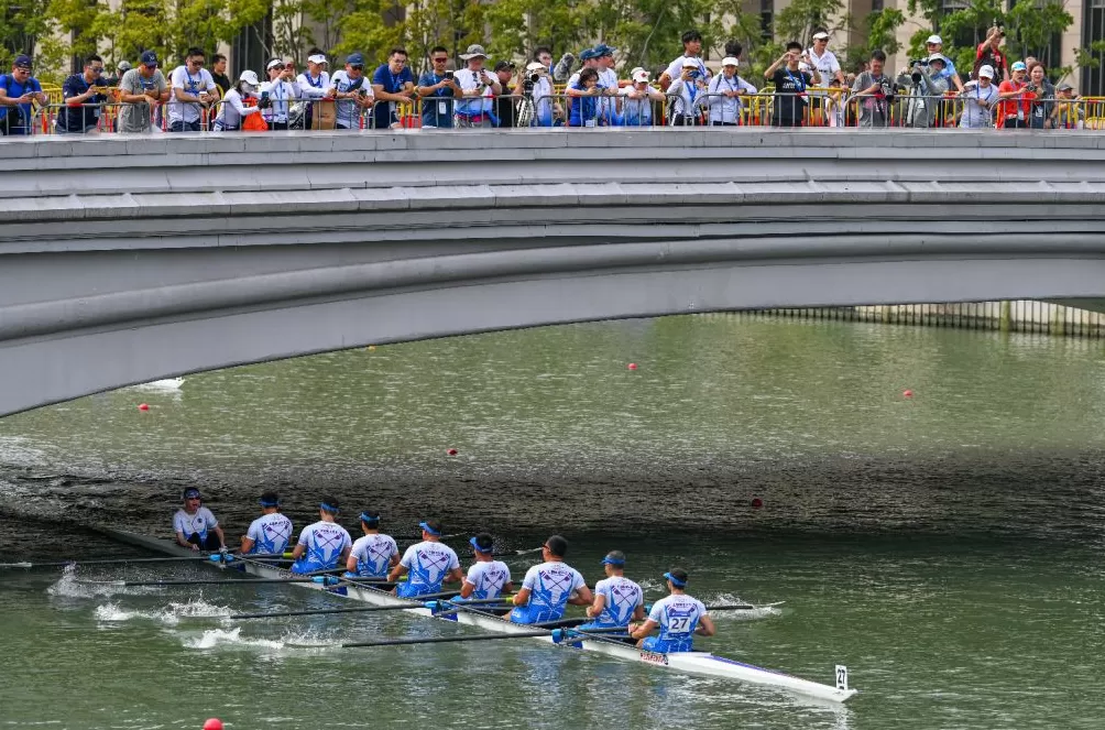 魔都眼·国庆｜上海赛艇公开赛开桨，苏州河上掀青春“艇”浪-第5张图片-