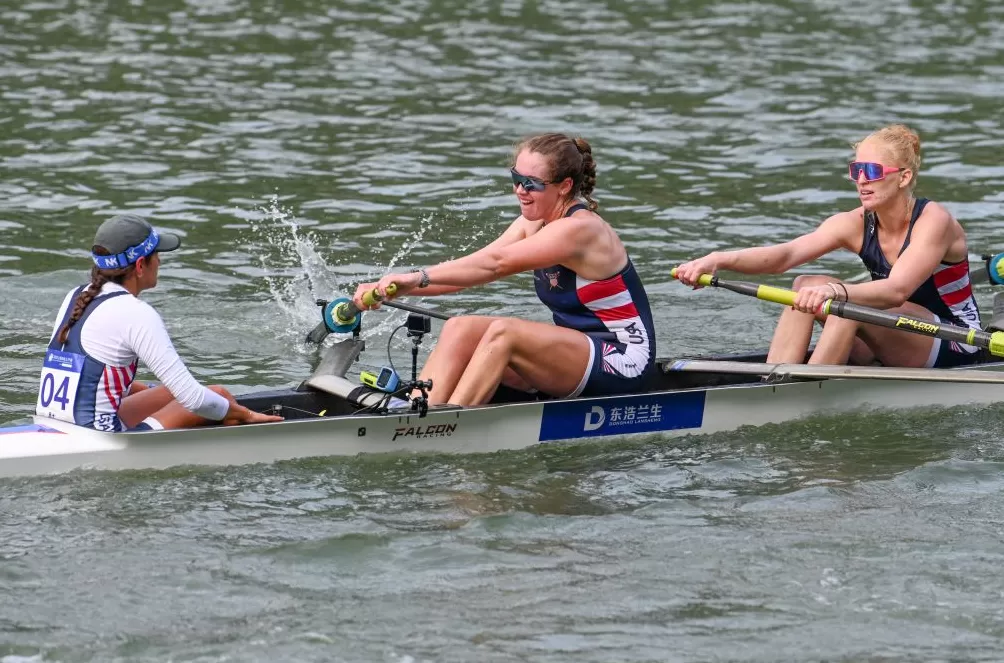 魔都眼·国庆｜上海赛艇公开赛开桨，苏州河上掀青春“艇”浪-第7张图片-
