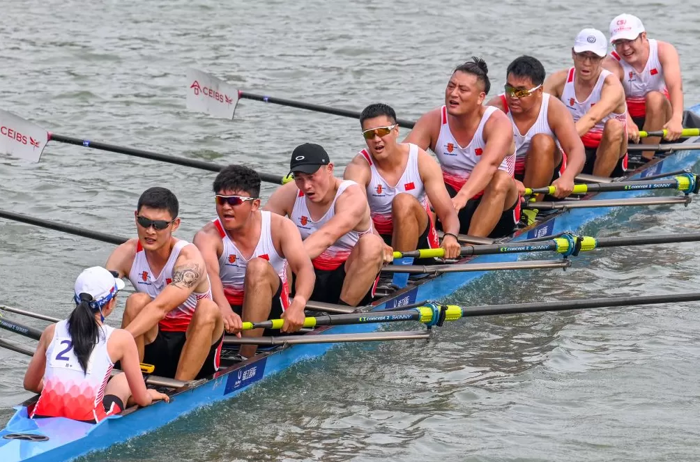 魔都眼·国庆｜上海赛艇公开赛开桨，苏州河上掀青春“艇”浪-第6张图片-