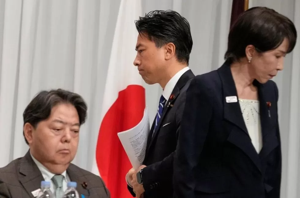 日本自民党即将举行总裁选举，他还是她？-第1张图片-