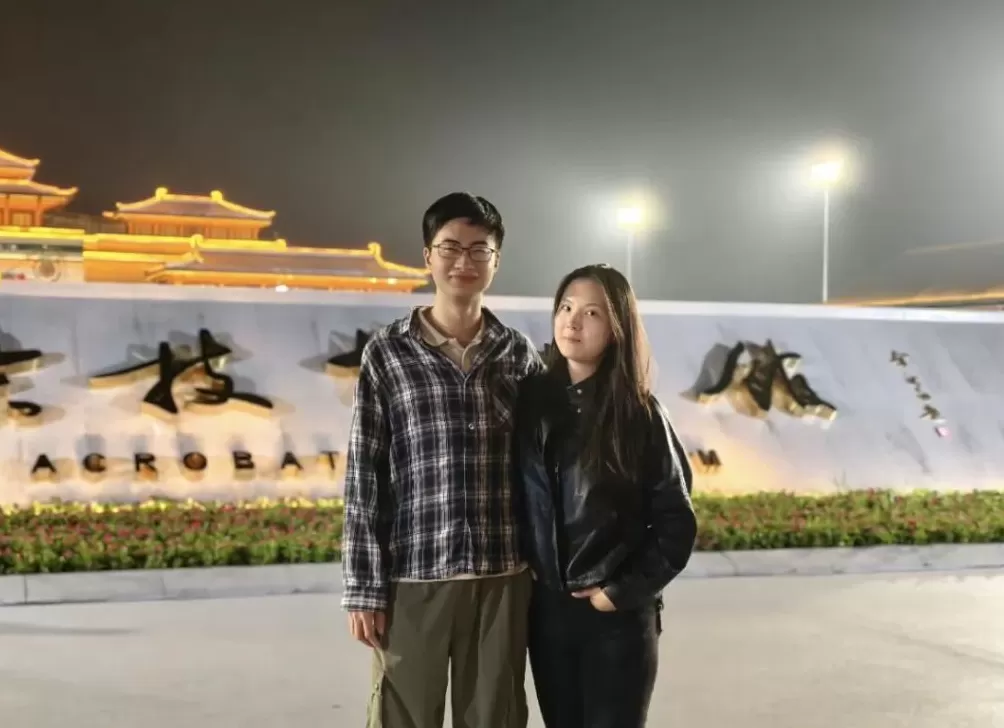 庞众望回应与女友拍“领证照”:拍着玩的,目前还没订婚领证-第2张图片- 庞众望回应与女友拍“领证照”:拍着玩的,目前还没订婚领证-第2张图片-