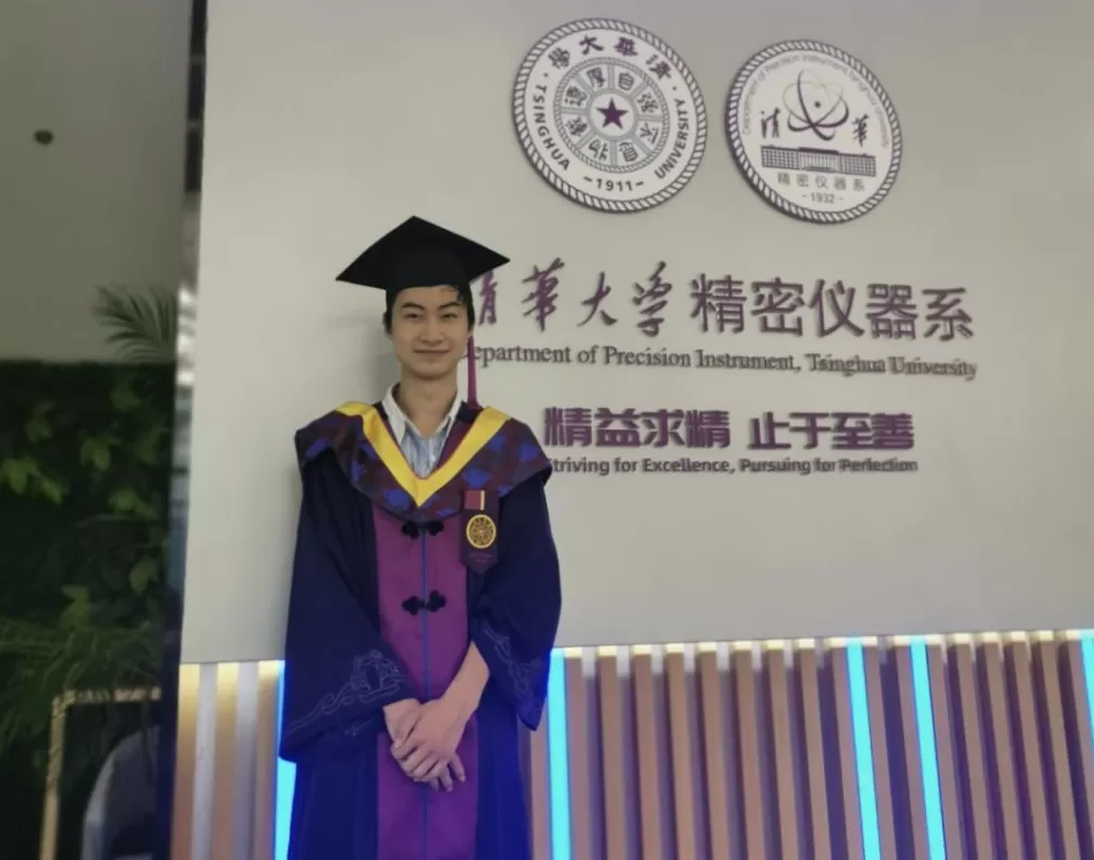 庞众望回应与女友拍“领证照”:拍着玩的,目前还没订婚领证-第3张图片- 庞众望回应与女友拍“领证照”:拍着玩的,目前还没订婚领证-第3张图片-