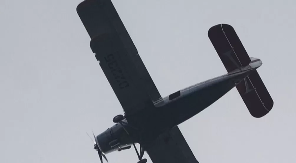 俄罗斯一安-2飞机坠毁，致2人死亡-第1张图片-