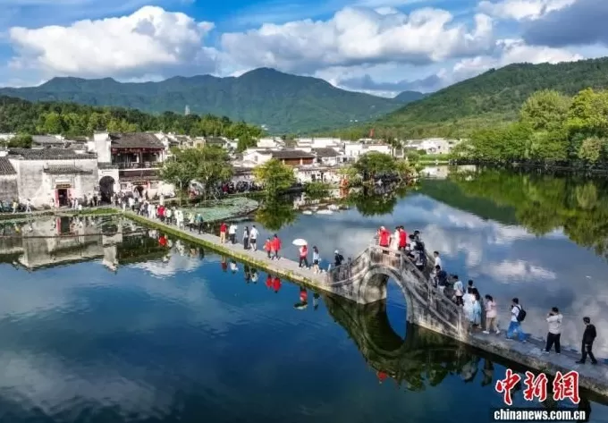 国庆中秋“双节”相遇，外媒：中国旅游业蓬勃发展，民众热情出游-第3张图片-
