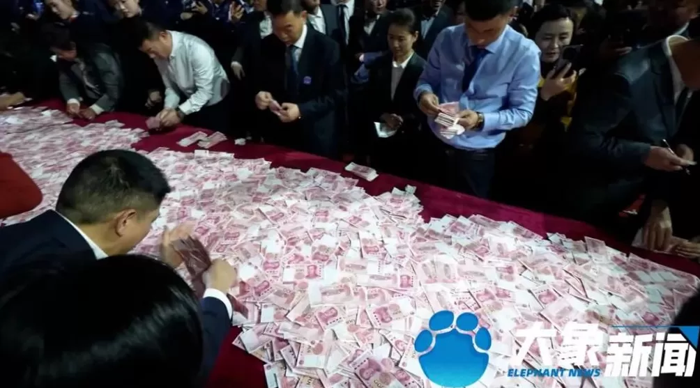 “全网最爱发钱的老板”又要发红包！河南矿山中秋将办两天“千桌宴”，每位员工父母发600元现金-第3张图片-