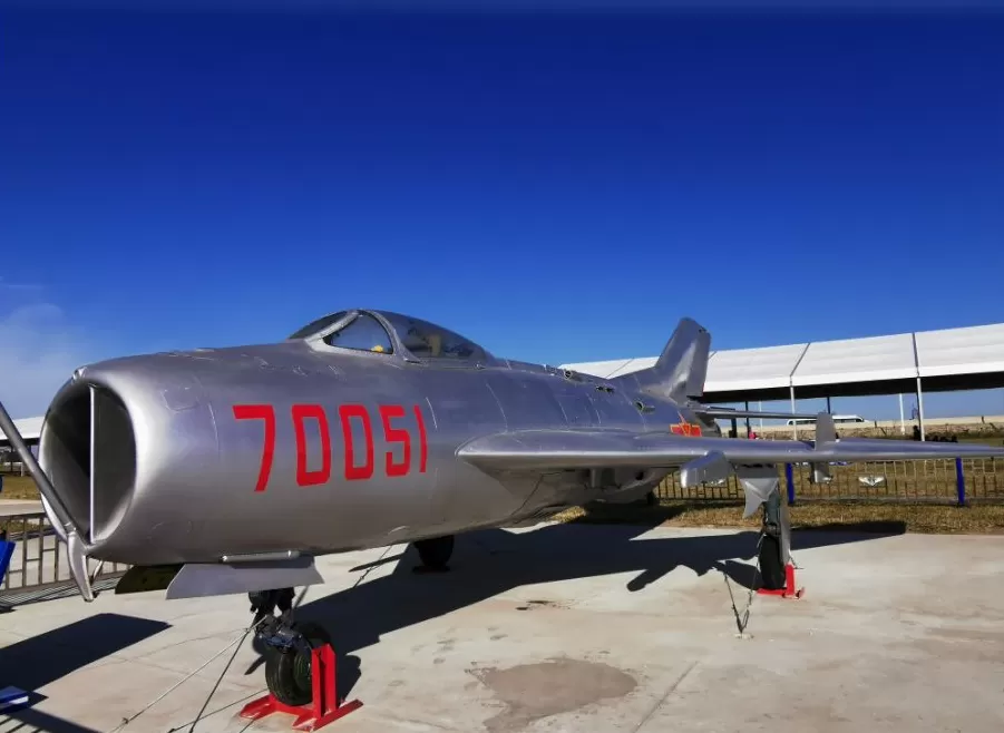 讲武谈兵｜战斗机改装无人机，“一机三用”物尽其用-第1张图片-