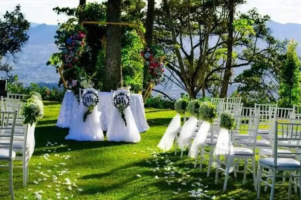 不接亲、不主持、不喝酒，年轻人“改造”婚礼-第6张图片-