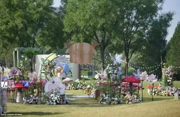 不接亲、不主持、不喝酒，年轻人“改造”婚礼-第7张图片-