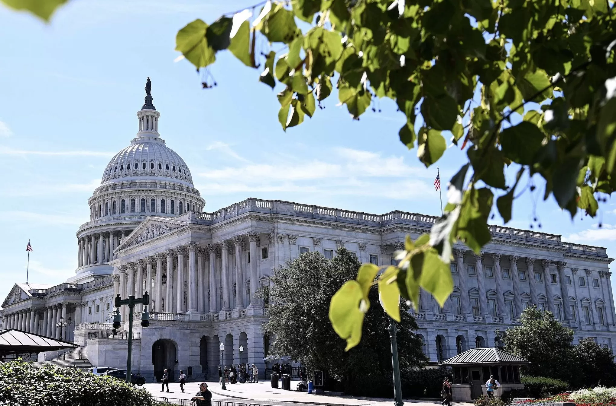 美参议院未通过临时预算案，联邦政府“停摆”危机持续-第1张图片-