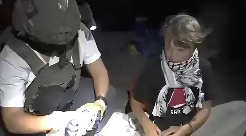 美官员披露：以总理亲自批准袭击“环保少女”所在船只！“从潜艇上发射无人机，并向船只投掷燃烧装置”-第2张图片-