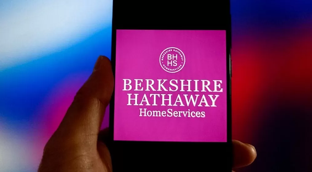 为阿贝尔接班铺路：伯克希尔调整公司章程，将董事会主席与CEO职务分离-第1张图片-