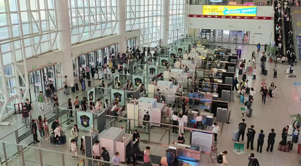 长三角铁路预计今日发送370万人次同比增4.9%，增开118列客车-第2张图片-