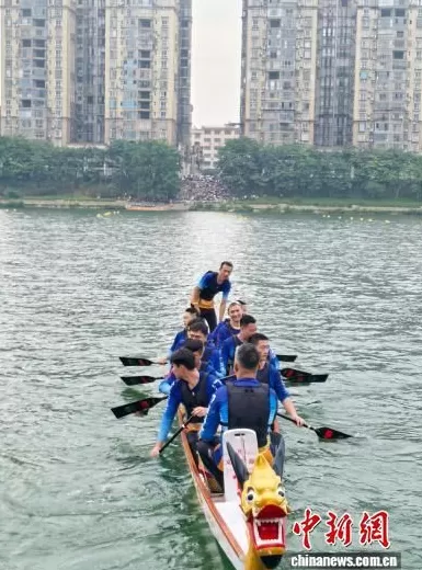 哈萨克斯坦青年与龙舟的“不了情”：赴华“取经”架起文化桥-第1张图片-
