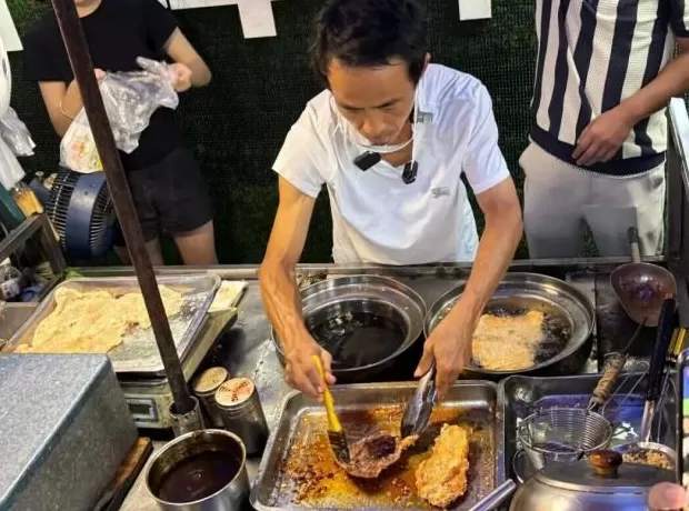 珍惜还在炸鸡排的“鸡排哥”-第1张图片-