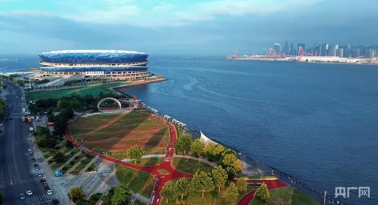 行进的海岸线|一条海岸线带火一座城-第1张图片-