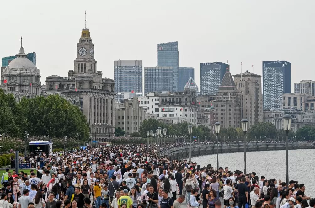 魔都眼·国庆｜各景点人从众，假期过半外滩客流已超221万-第3张图片-