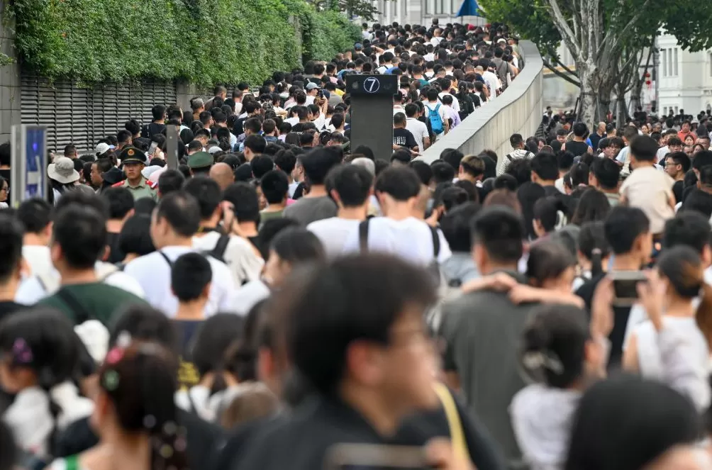 魔都眼·国庆｜各景点人从众，假期过半外滩客流已超221万-第2张图片-