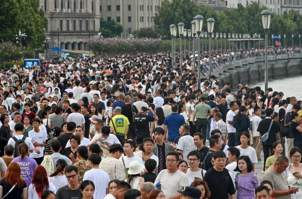 魔都眼·国庆｜各景点人从众，假期过半外滩客流已超221万-第4张图片-