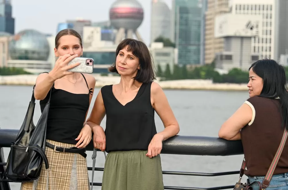 魔都眼·国庆｜各景点人从众，假期过半外滩客流已超221万-第6张图片-