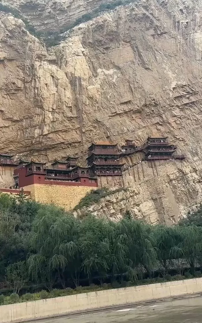 炸锅了！大批游客高喊“退票，退票！”知名景区回应-第14张图片-