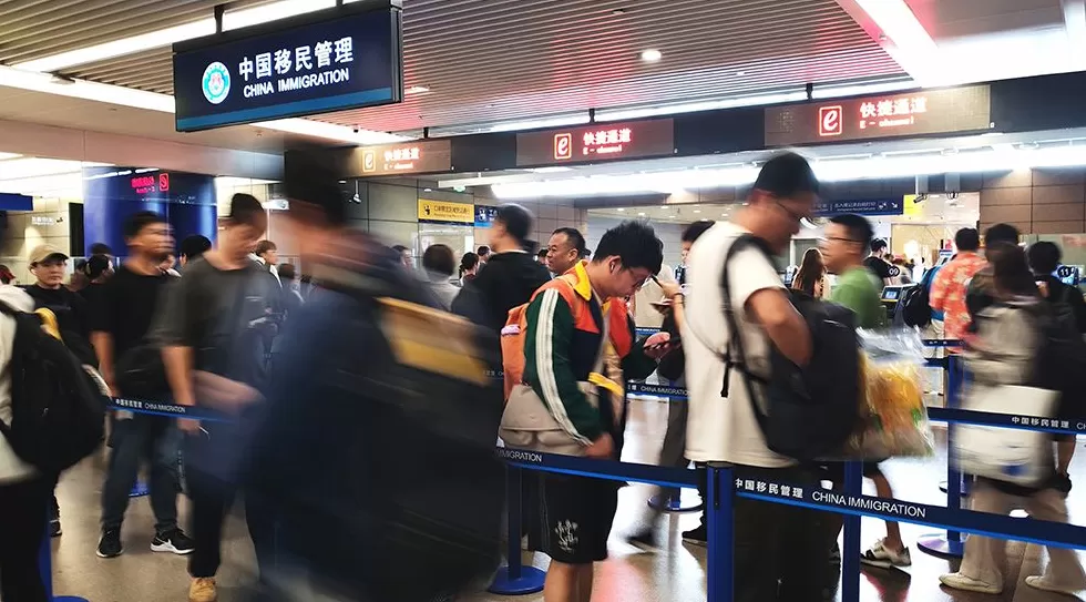 假期过半浦东机场出入境客流达41万人次，外籍旅客来沪游玩热度不减-第3张图片-