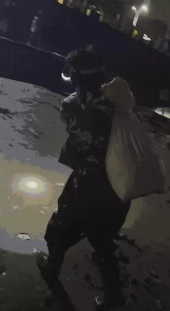 青岛这一海域，大量海鲜被冲上岸！有人赶海俩小时，捞了60多斤-第3张图片-