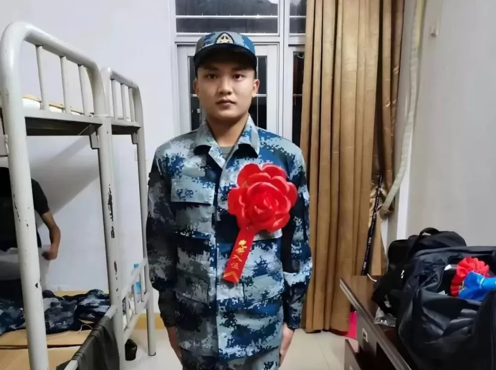 退役半个月，他第三次入伍！-第3张图片-
