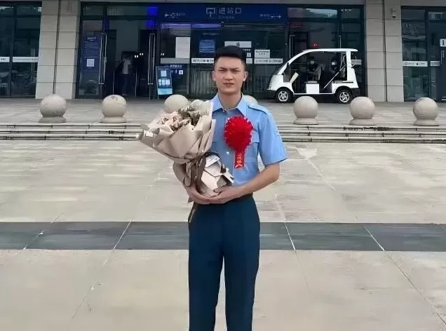 退役半个月，他第三次入伍！-第6张图片-