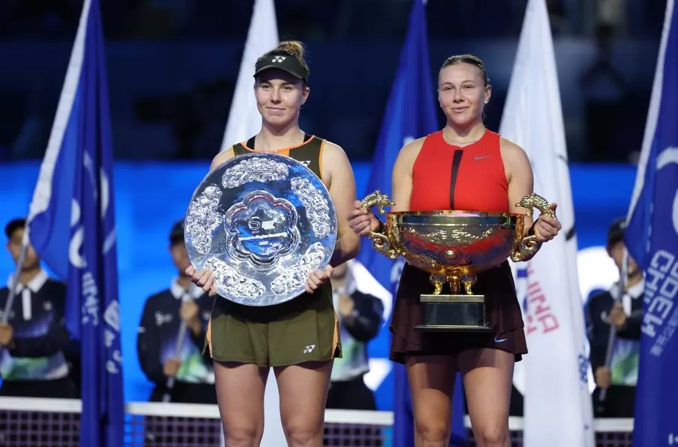 阿尼西莫娃首夺中网女单冠军-第2张图片-