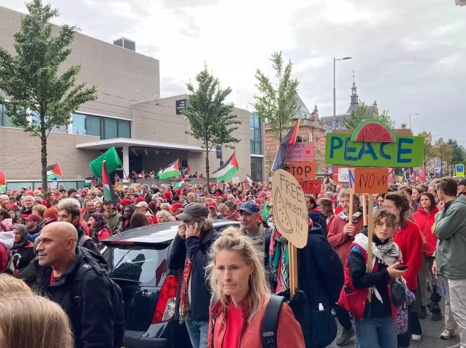 荷兰举行大规模示威活动声援巴勒斯坦-第1张图片-