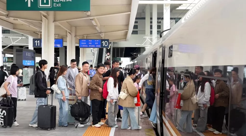 长三角铁路预计今日发送342万人次，今明计划增开74列夜间高铁列车-第4张图片-