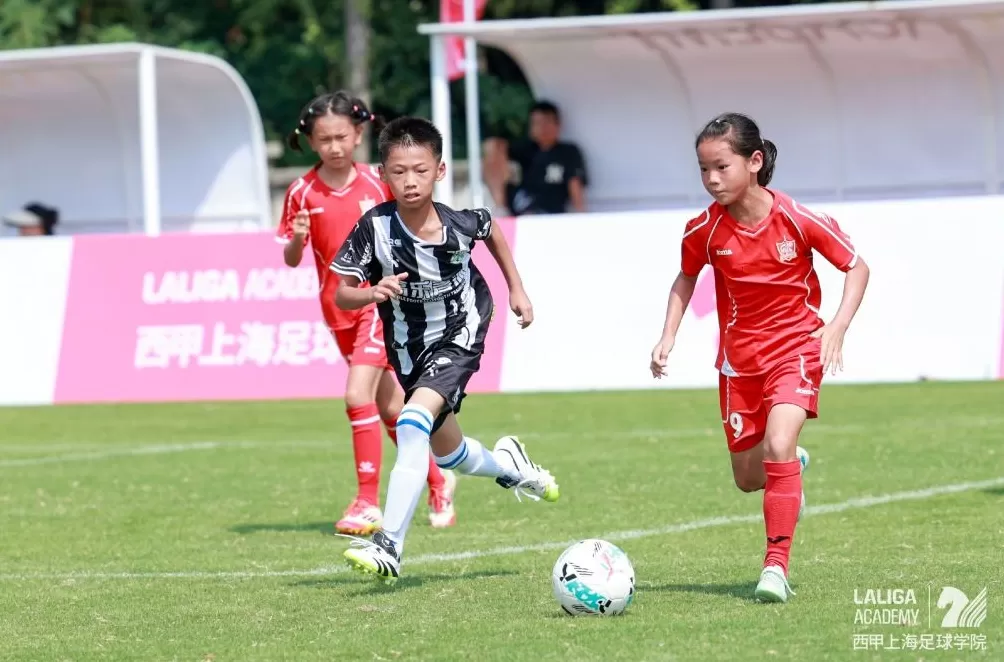 体坛联播｜巴萨1比4惨败于塞维利亚，米兰与尤文互交白卷-第12张图片-