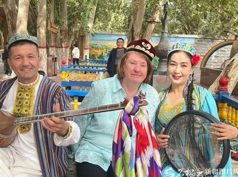 祝福新疆更美好｜这些外国游客为啥这么喜欢新疆？-第1张图片-