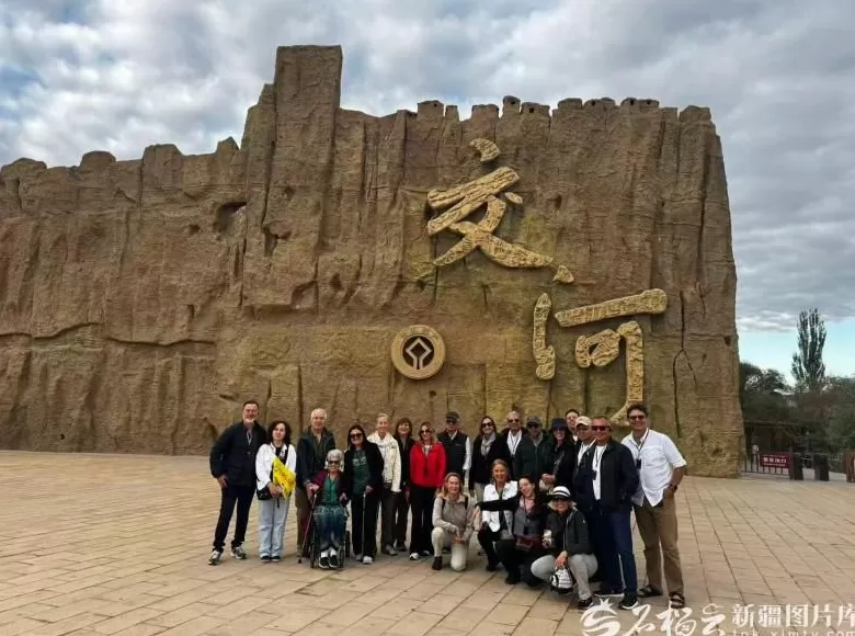 祝福新疆更美好｜这些外国游客为啥这么喜欢新疆？-第2张图片-