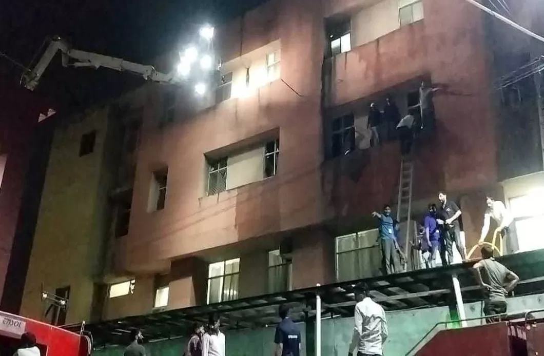 印度一医院发生火灾，造成至少6名患者死亡-第1张图片-