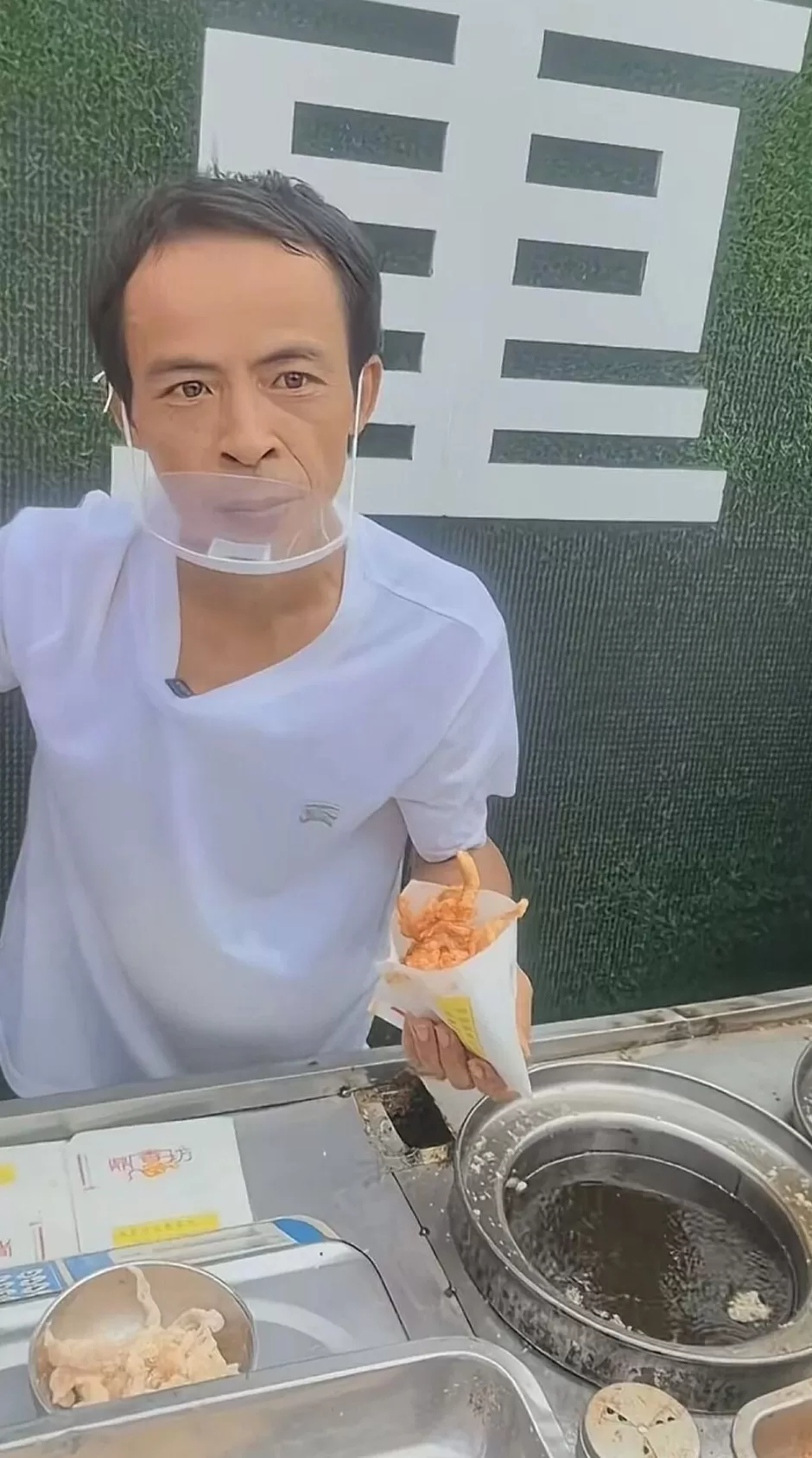 “鸡排哥”走红后，“炒粉哥”又火了？-第3张图片-