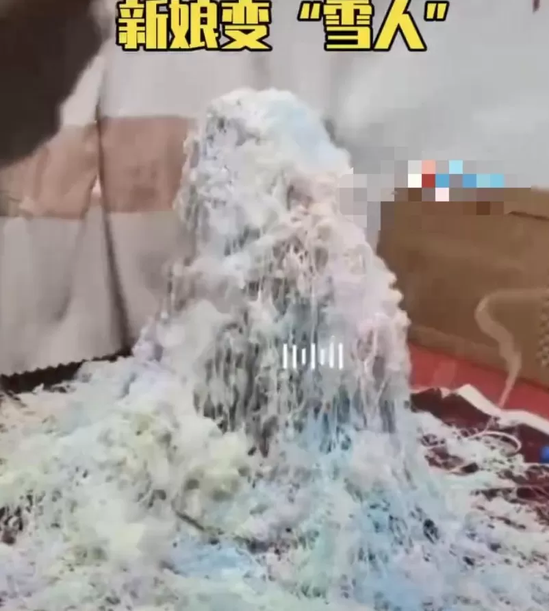 假期婚礼恶俗：闹伴娘的人，坏透了-第10张图片-