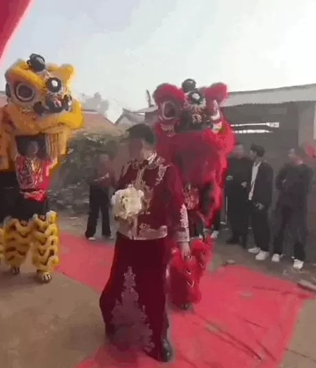 假期婚礼恶俗：闹伴娘的人，坏透了-第21张图片-