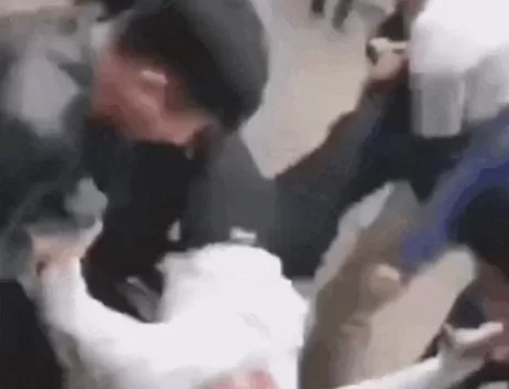 假期婚礼恶俗：闹伴娘的人，坏透了-第31张图片-