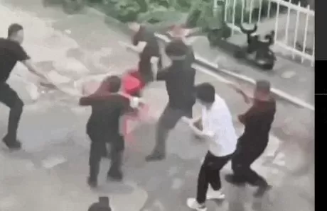 假期婚礼恶俗：闹伴娘的人，坏透了-第29张图片-