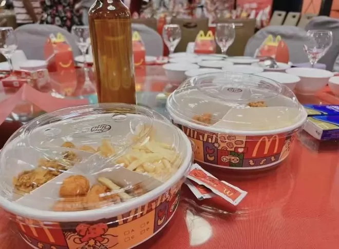 假期婚礼恶俗：闹伴娘的人，坏透了-第44张图片-