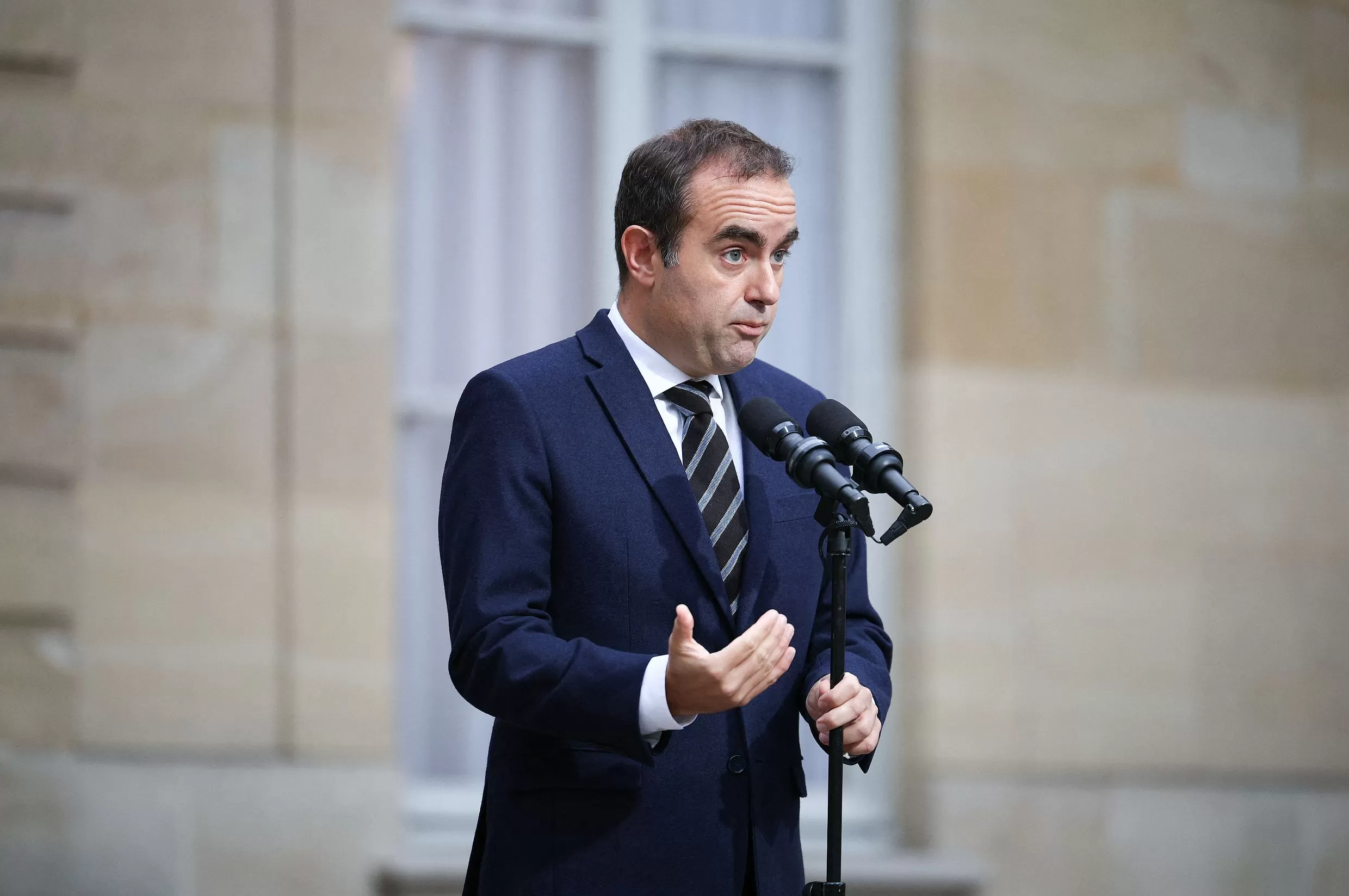 上任不到一个月，法国总理勒科尔尼递交辞呈-第1张图片-