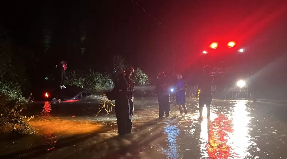 一个海岸派出所台风下的“逆行”：一天三次紧急救助受困群众-第1张图片-