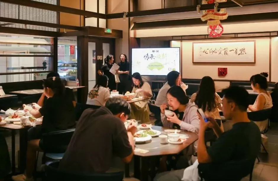 开店超过100家，蔡澜点心奔赴10个亿-第3张图片-